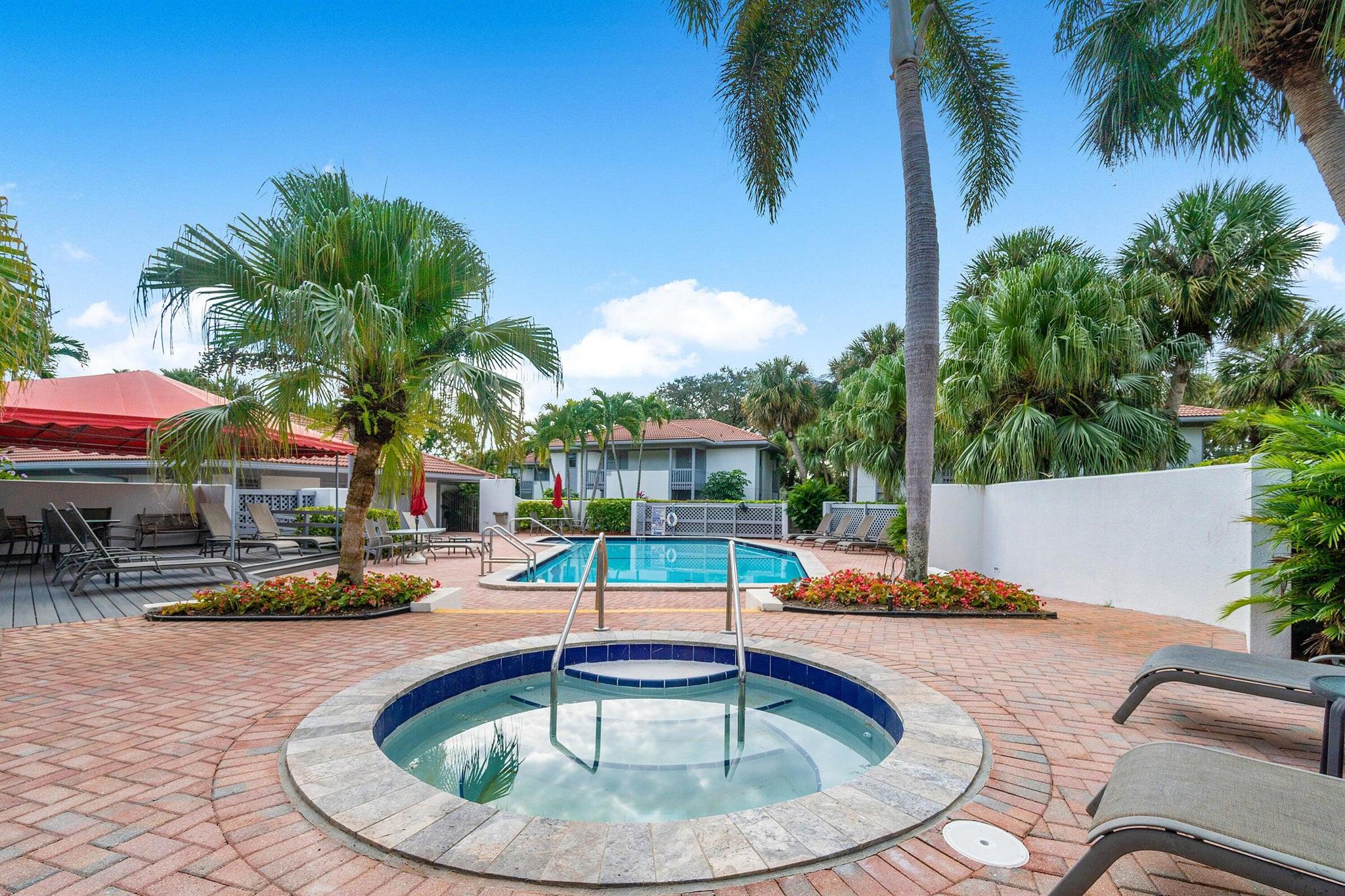 HAMMOCKS AT BOCA WEST CON - Residential