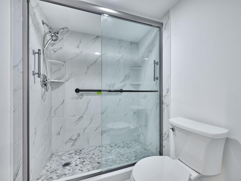 HUNTINGTON POINTE - Residential