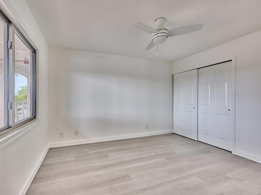 HUNTINGTON POINTE - Residential