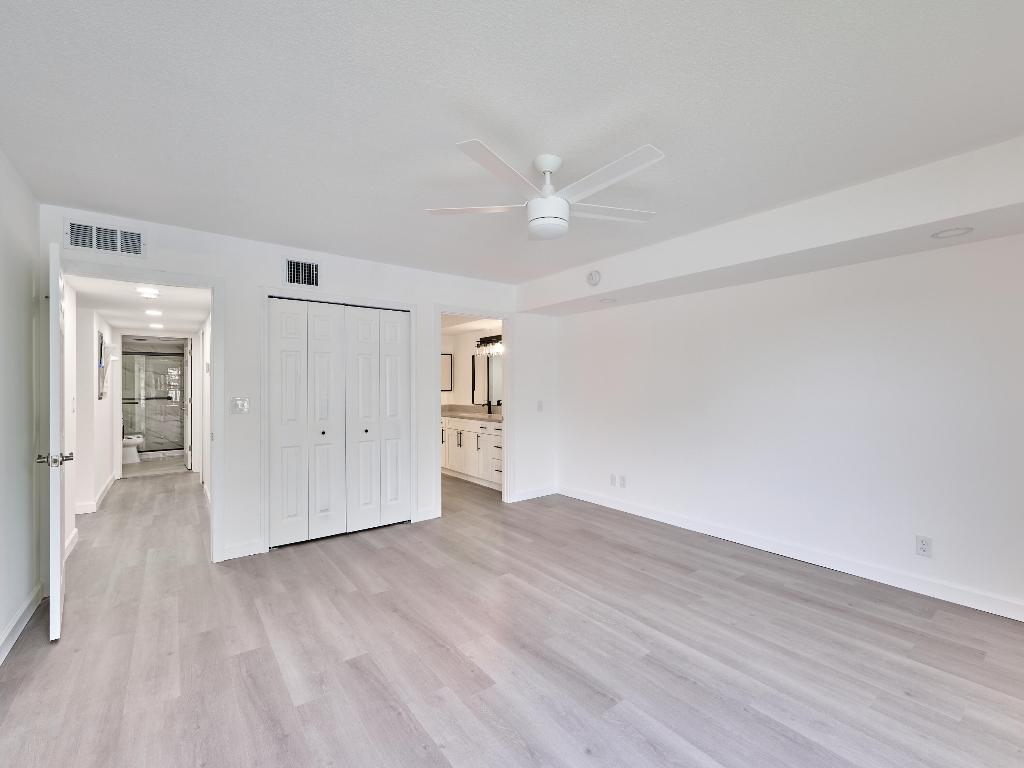 HUNTINGTON POINTE - Residential