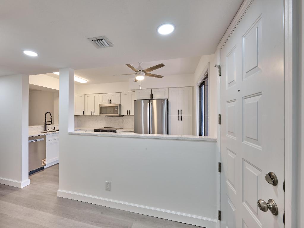 HUNTINGTON POINTE - Residential