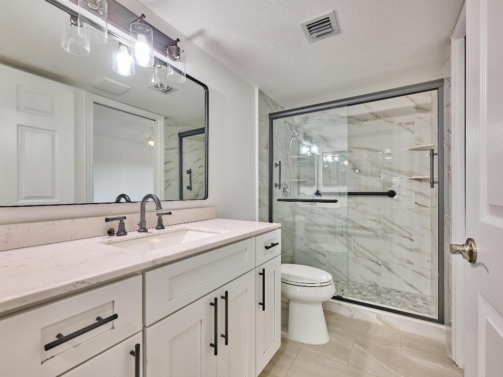 HUNTINGTON POINTE - Residential