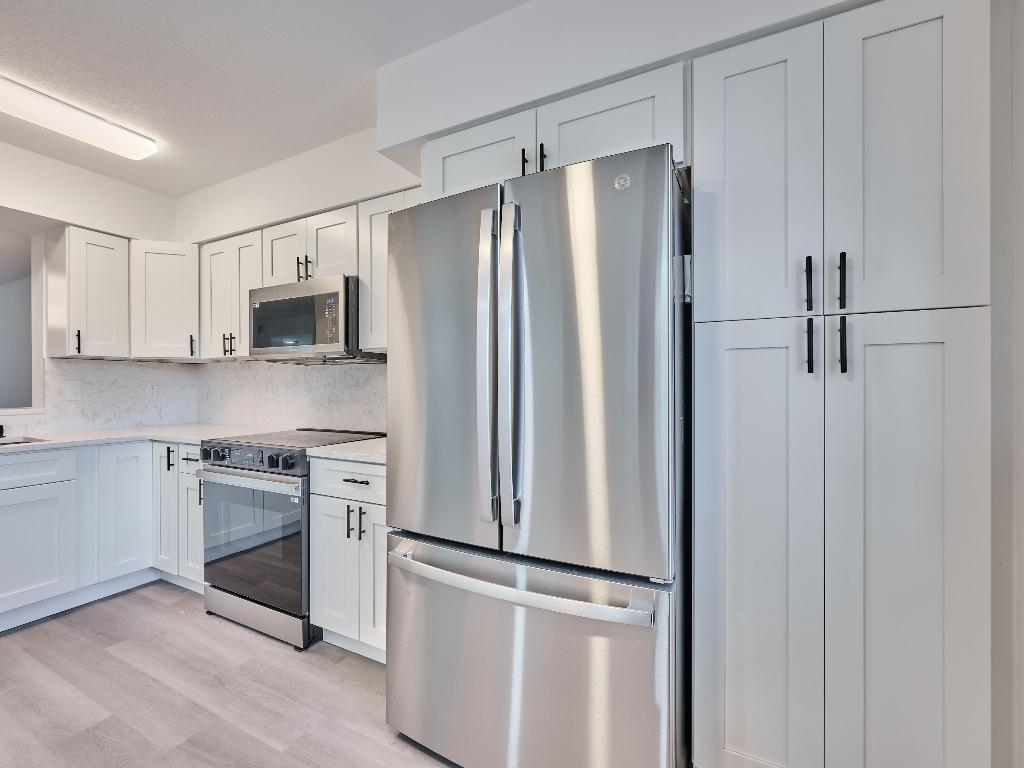 HUNTINGTON POINTE - Residential