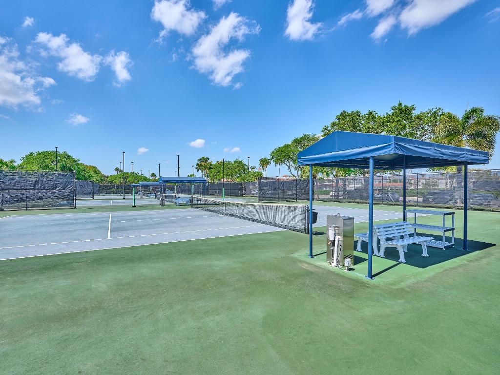 HUNTINGTON POINTE - Residential