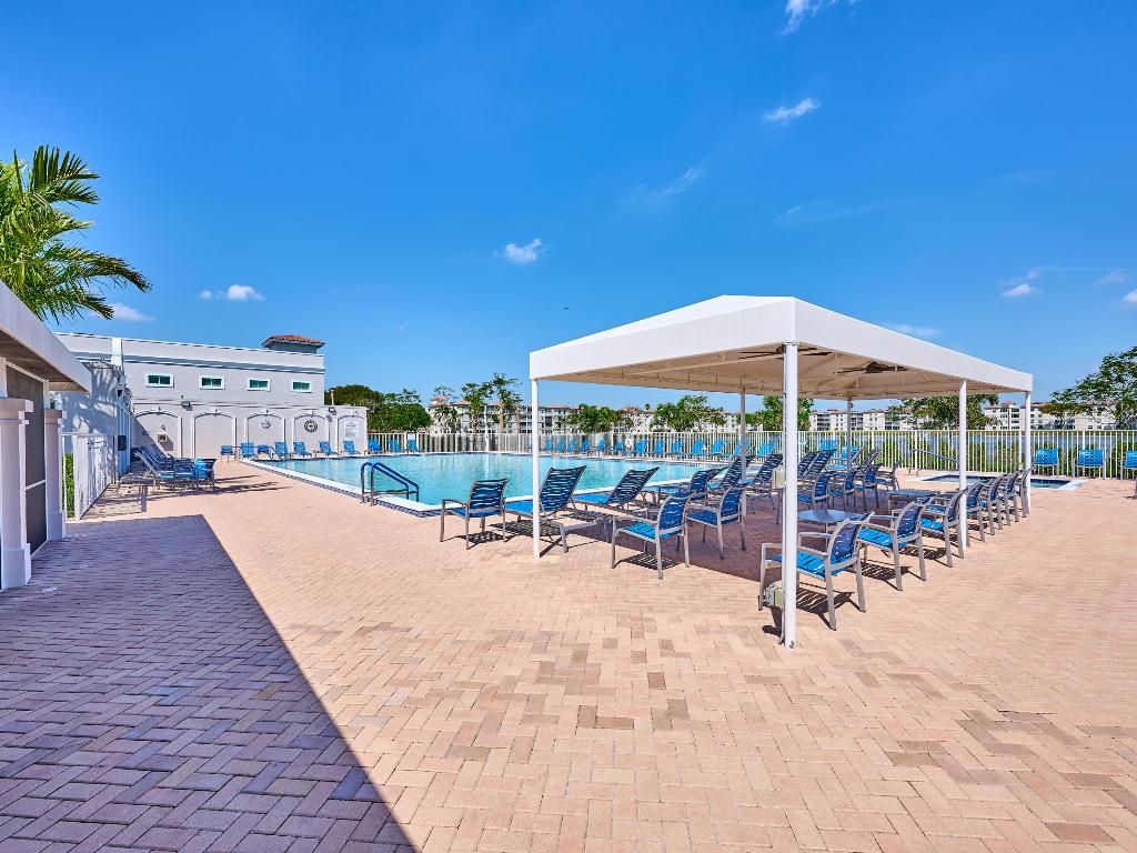 HUNTINGTON POINTE - Residential