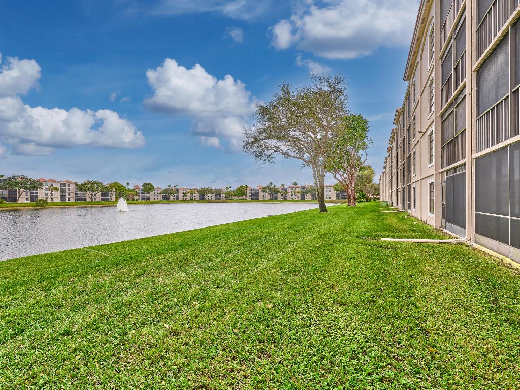 HUNTINGTON POINTE - Residential