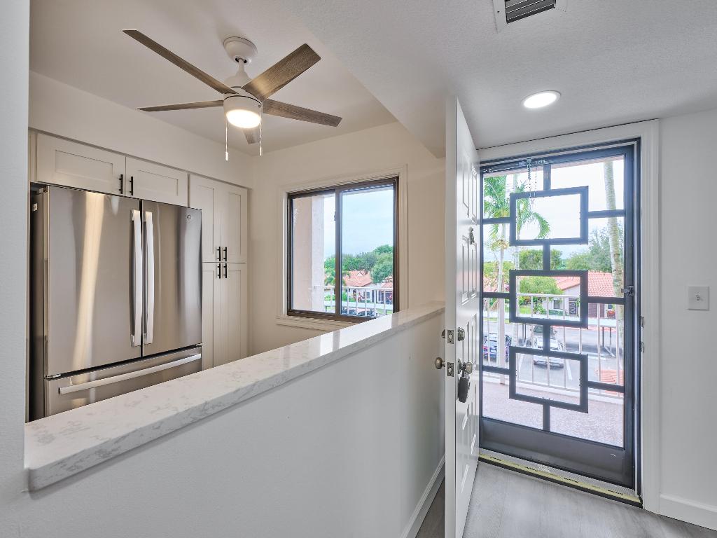 HUNTINGTON POINTE - Residential