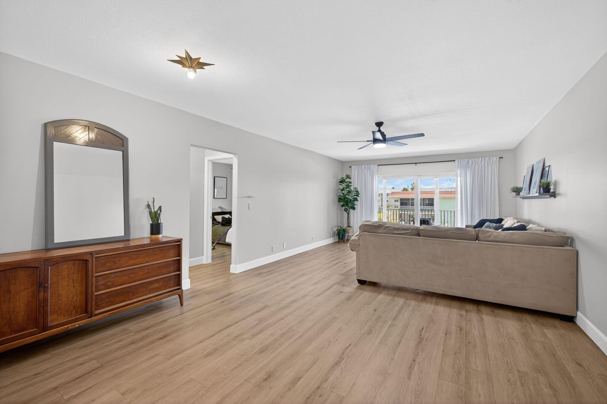 WINDSOR PARK SOUTH CONDOMINIUMS - Residential