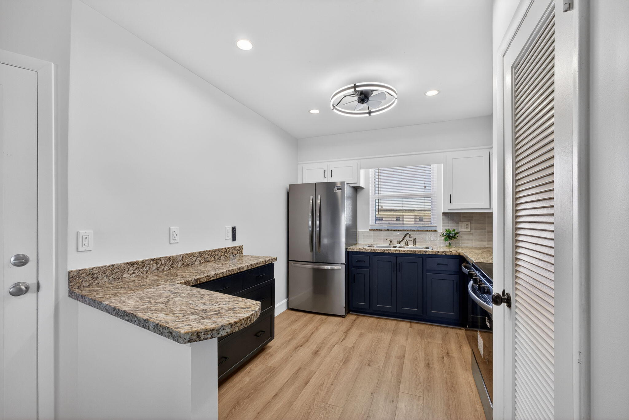 WINDSOR PARK SOUTH CONDOMINIUMS - Residential