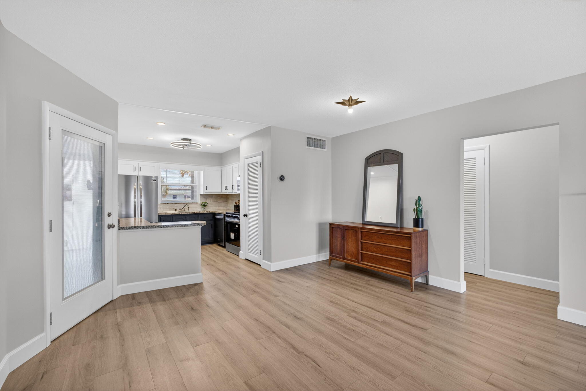 WINDSOR PARK SOUTH CONDOMINIUMS - Residential