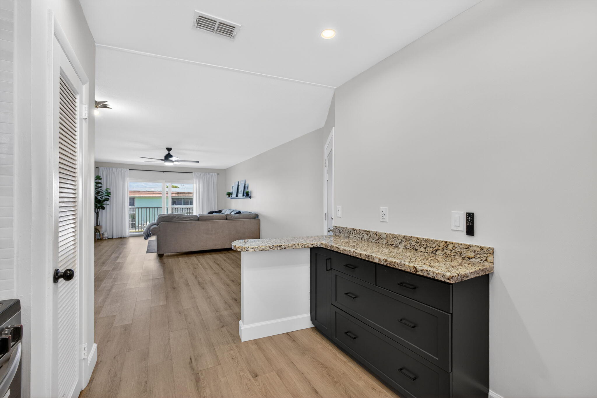 WINDSOR PARK SOUTH CONDOMINIUMS - Residential