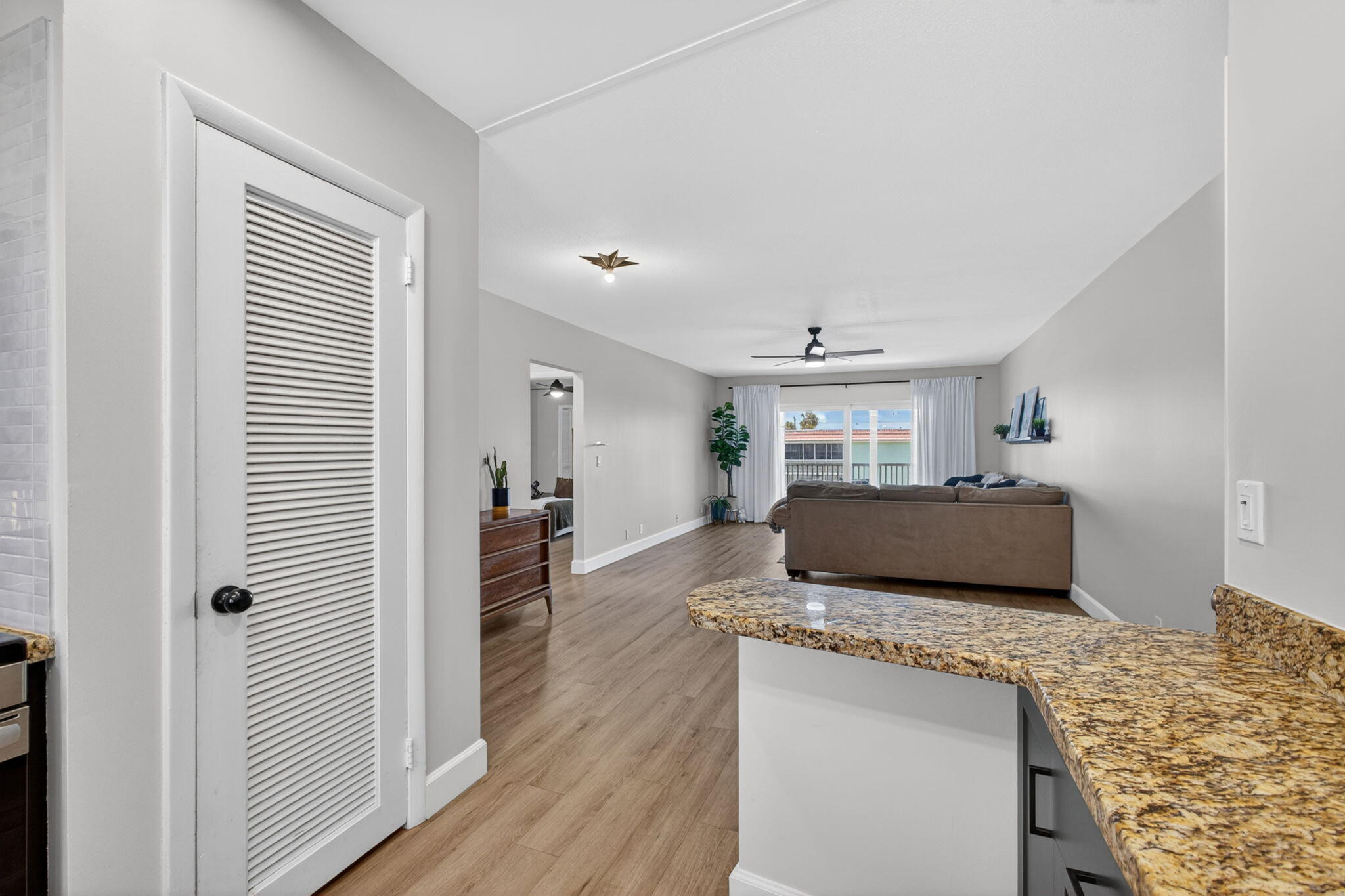 WINDSOR PARK SOUTH CONDOMINIUMS - Residential