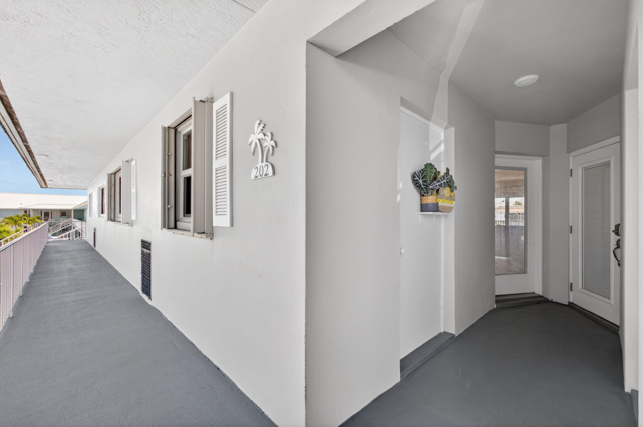 WINDSOR PARK SOUTH CONDOMINIUMS - Residential