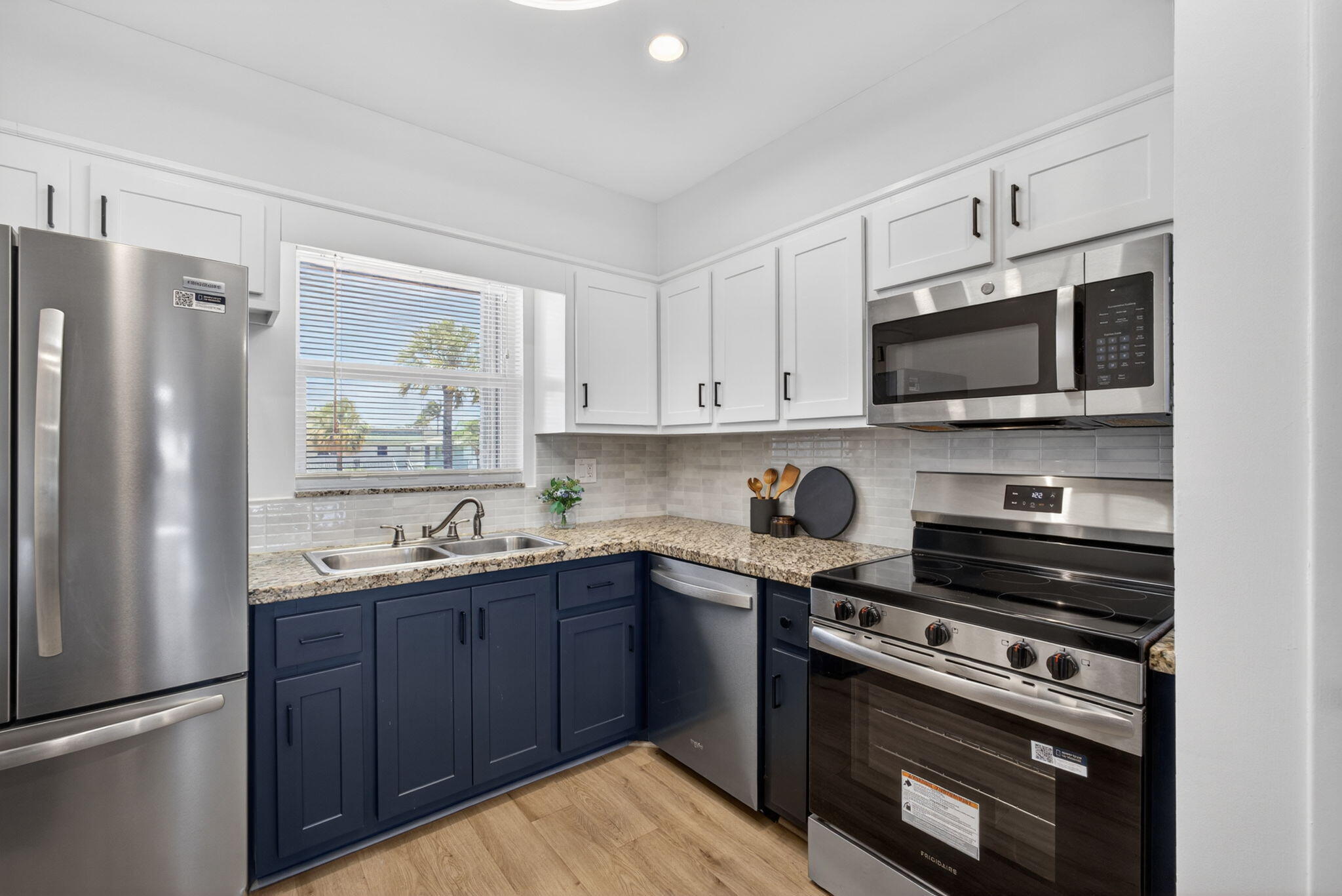 WINDSOR PARK SOUTH CONDOMINIUMS - Residential