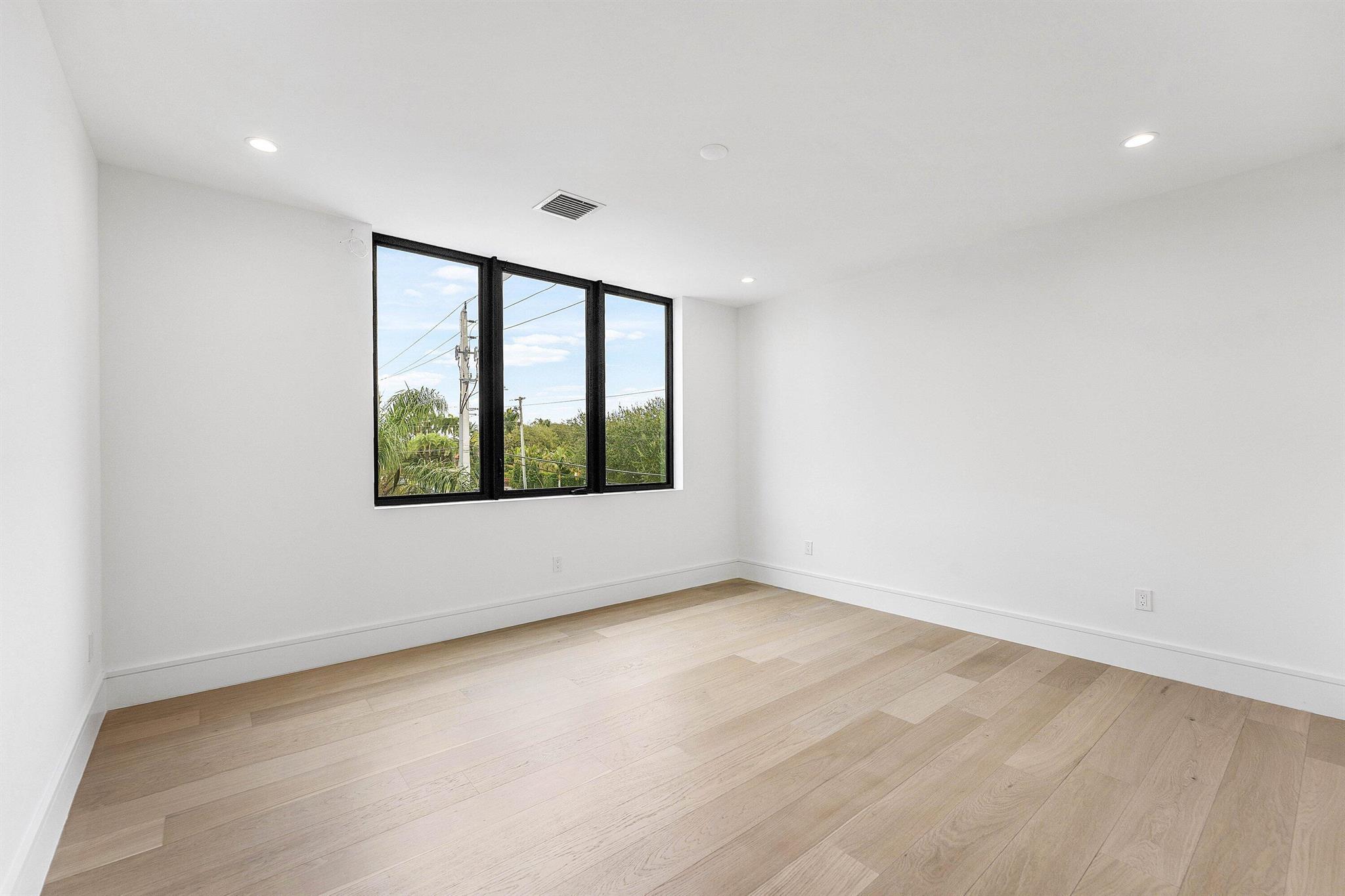 BOCA VILLAS - Residential