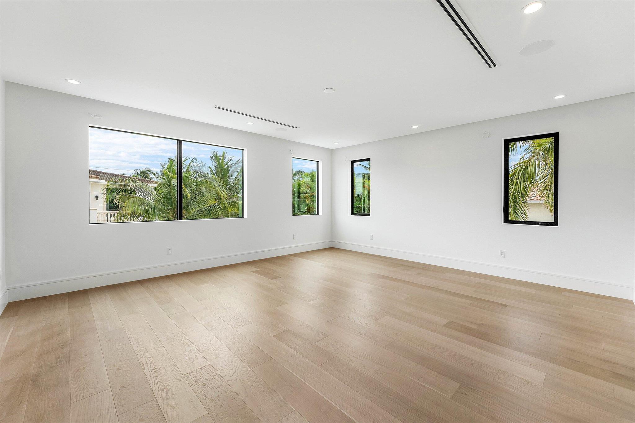 BOCA VILLAS - Residential