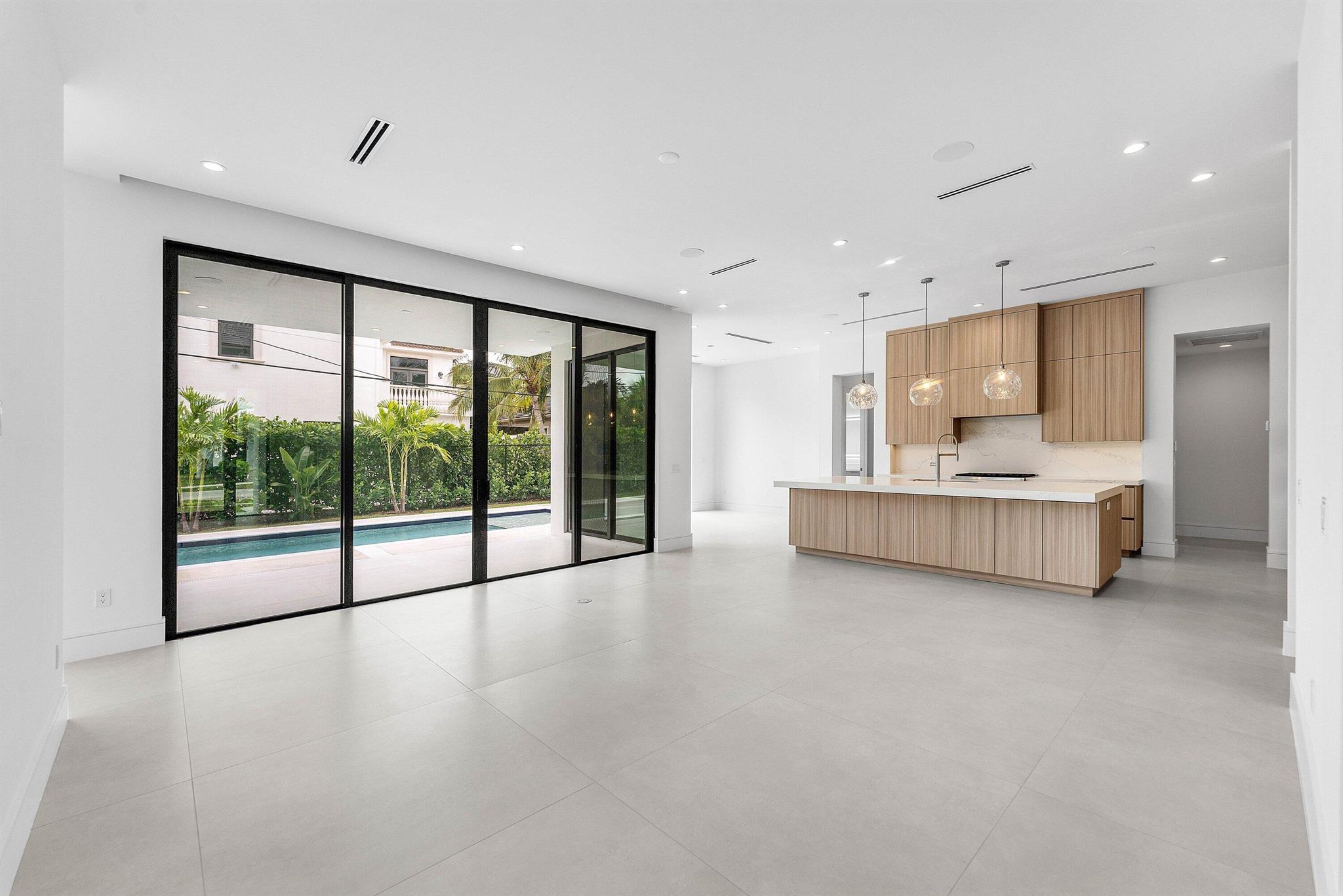 BOCA VILLAS - Residential