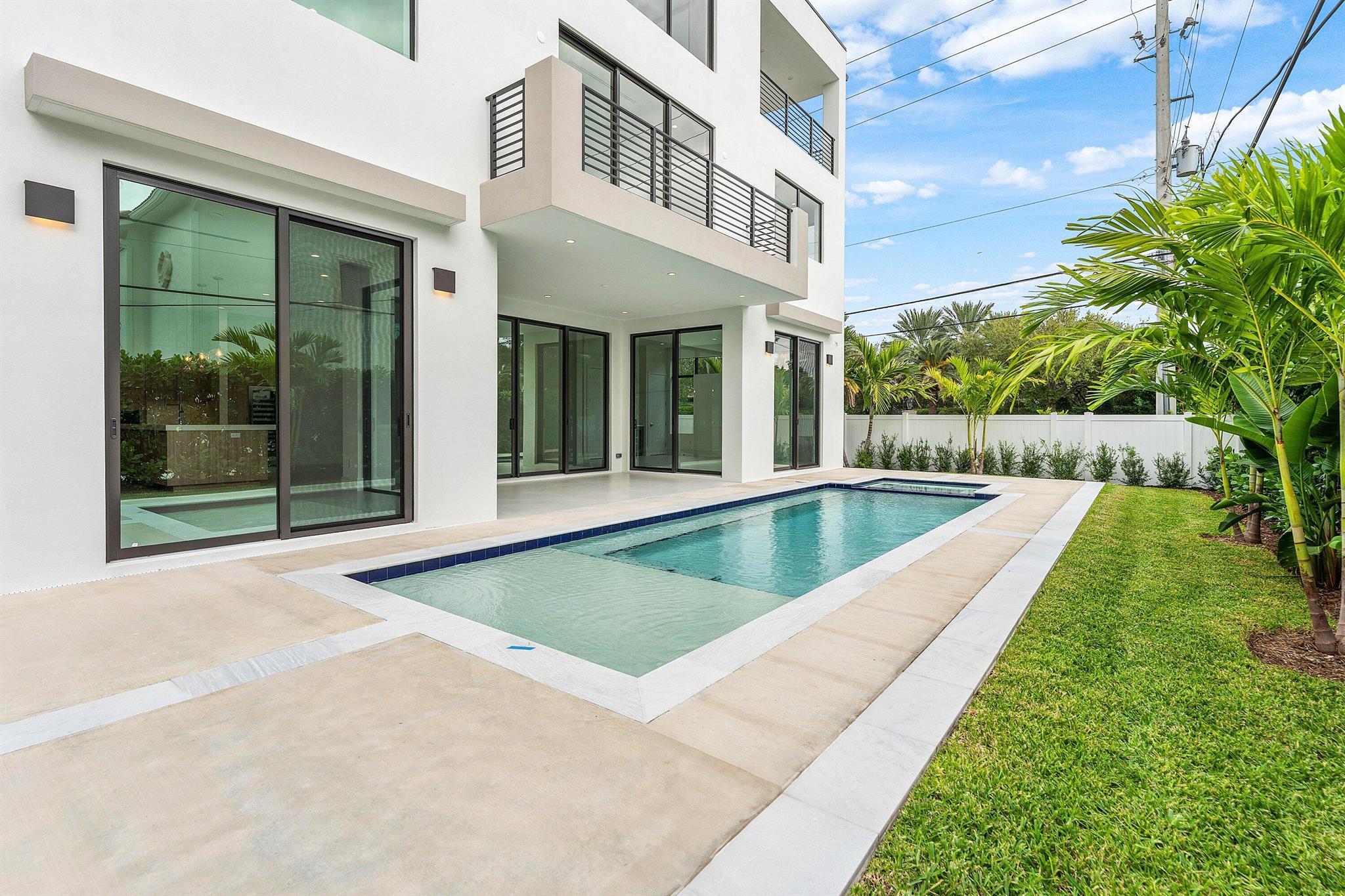 BOCA VILLAS - Residential