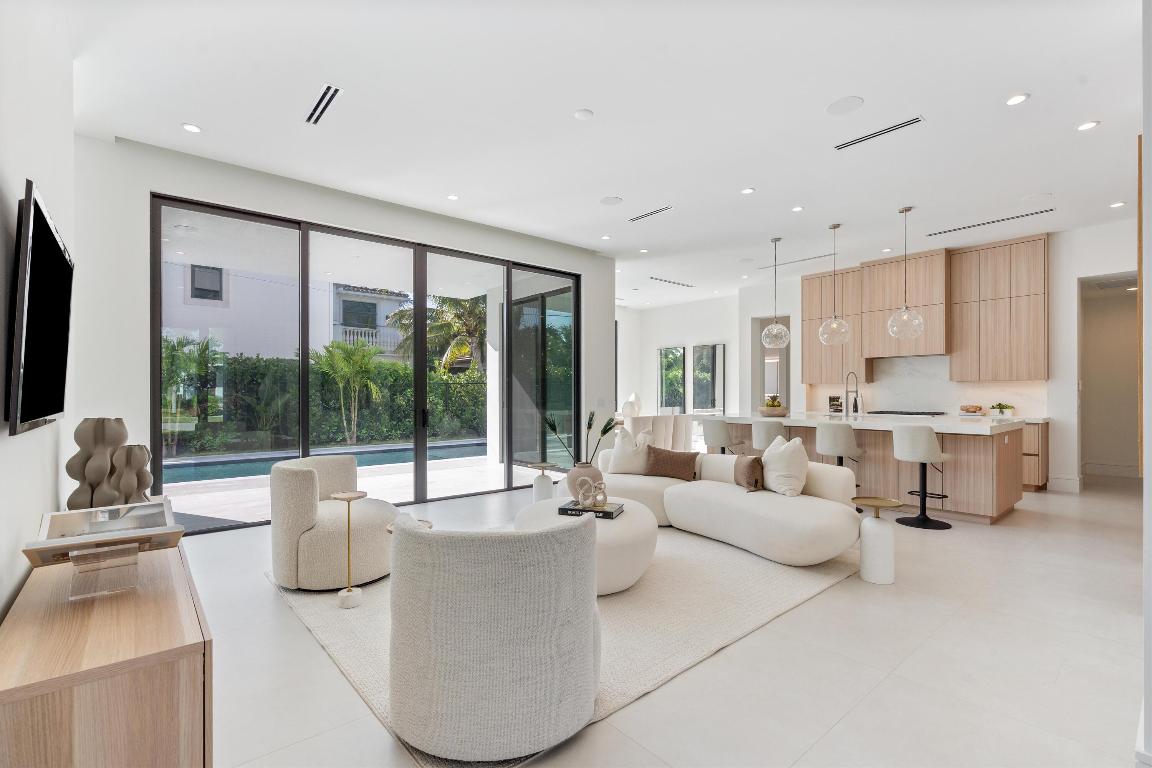 BOCA VILLAS - Residential