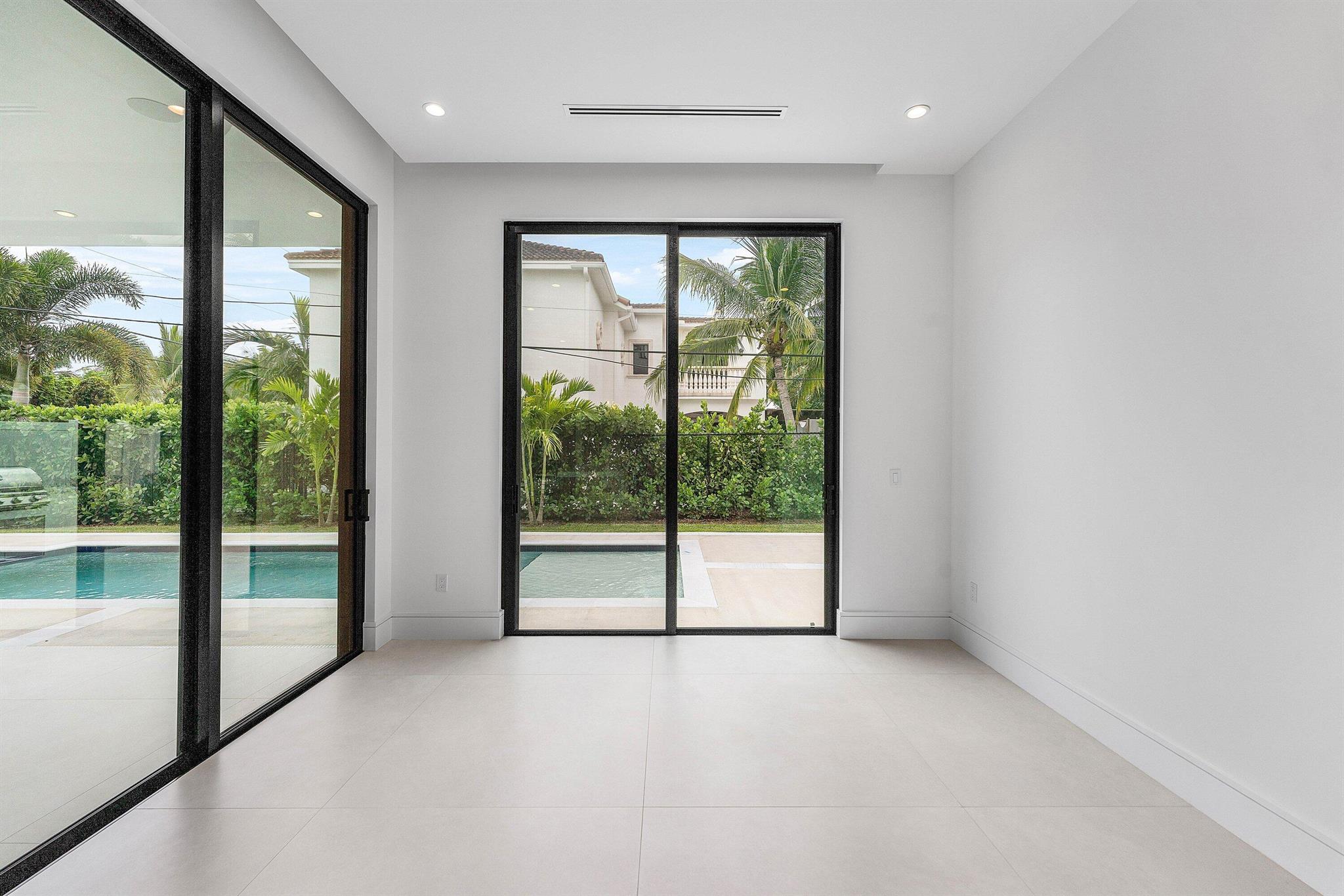 BOCA VILLAS - Residential