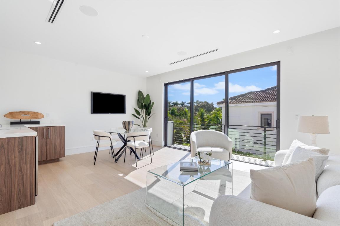 BOCA VILLAS - Residential