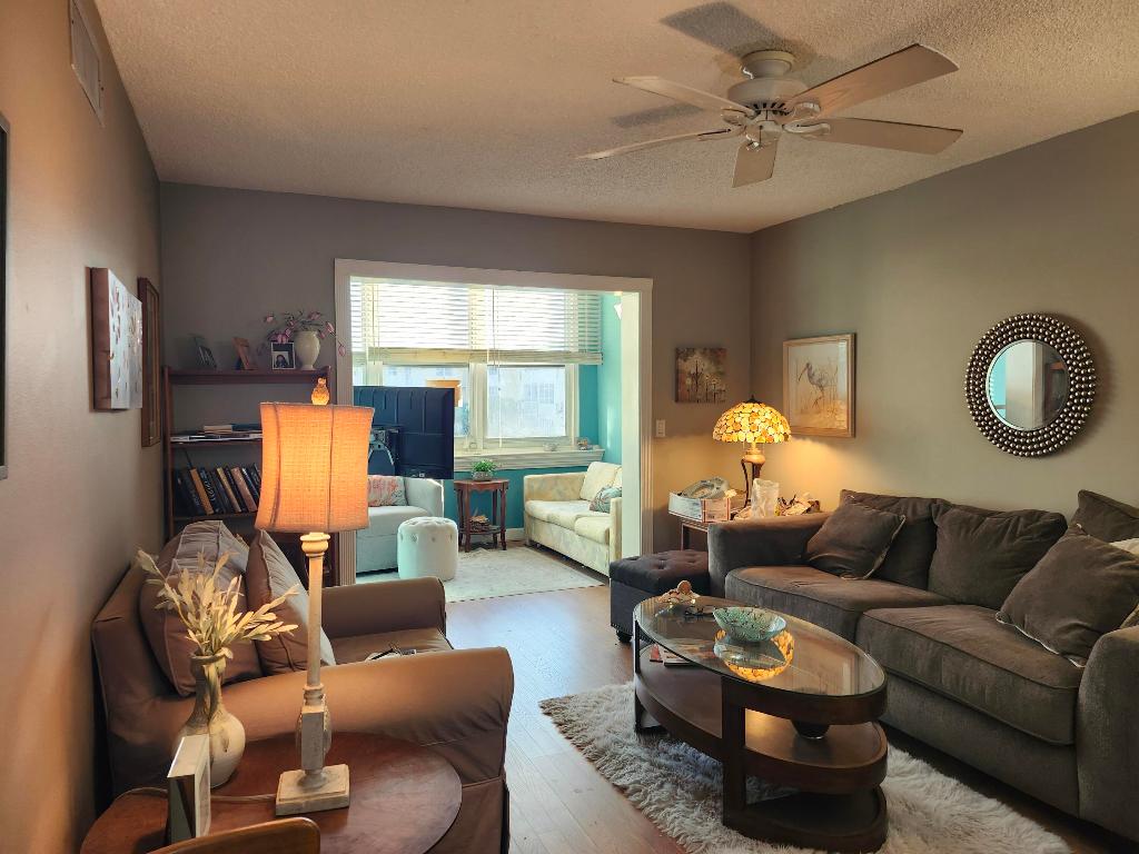 VILLAGE ROYALE GREENHILL CONDO - Residential