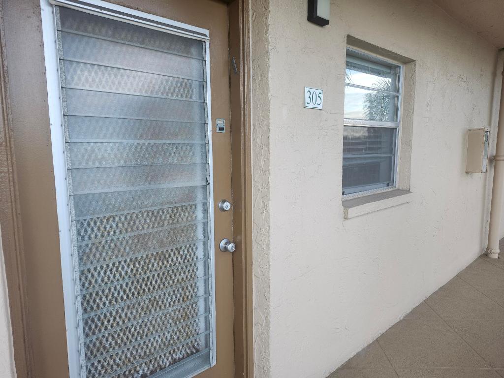 VILLAGE ROYALE GREENHILL CONDO - Residential