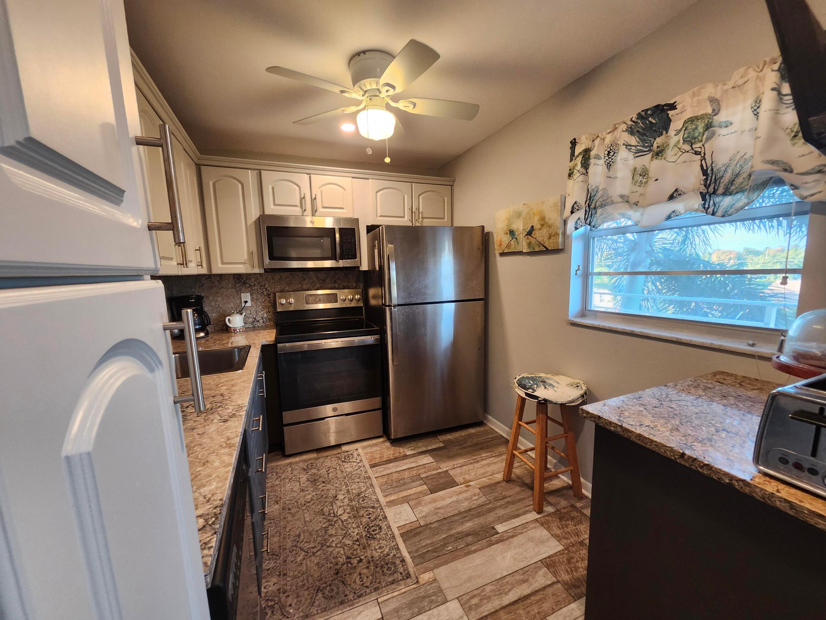 300 NE 26th Avenue 305