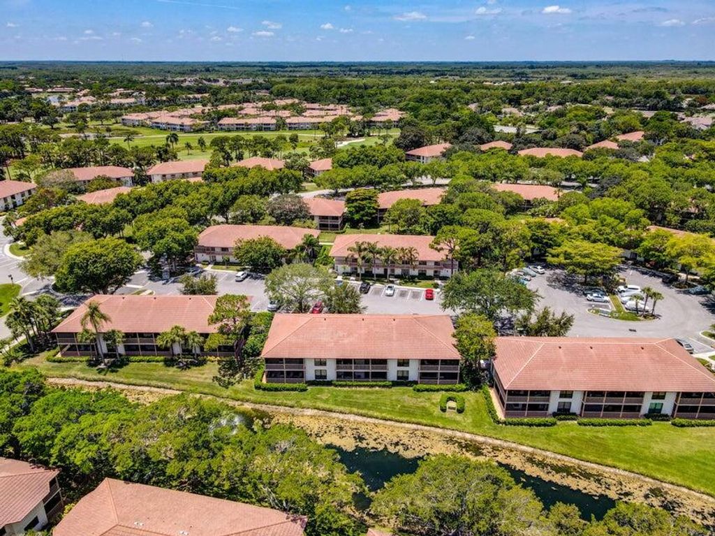 Photo of 510 Brackenwood Place, Palm Beach Gardens, FL 33418 (MLS # R10955197)