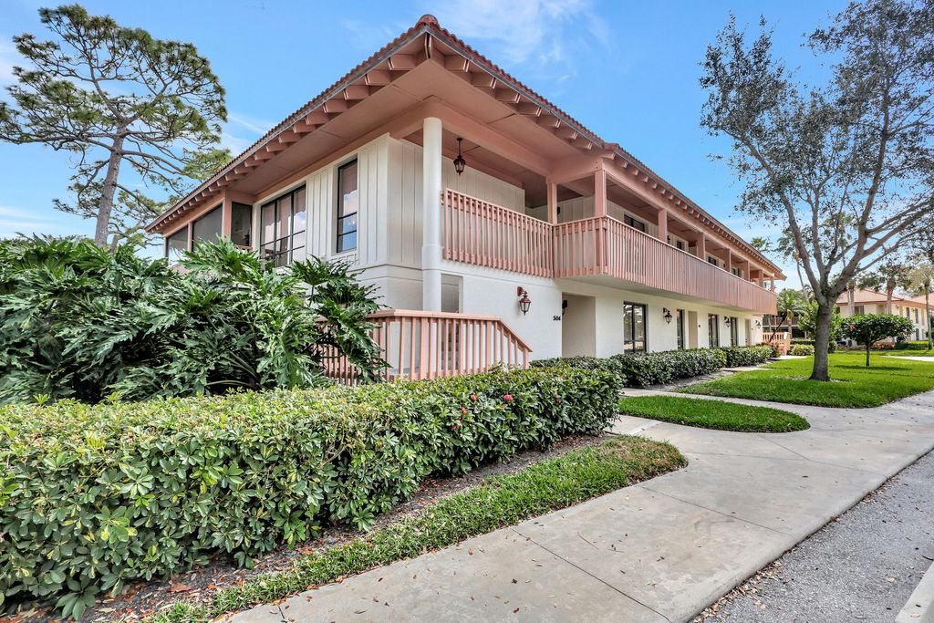 Photo of 510 Brackenwood Place, Palm Beach Gardens, FL 33418 (MLS # R10955197)