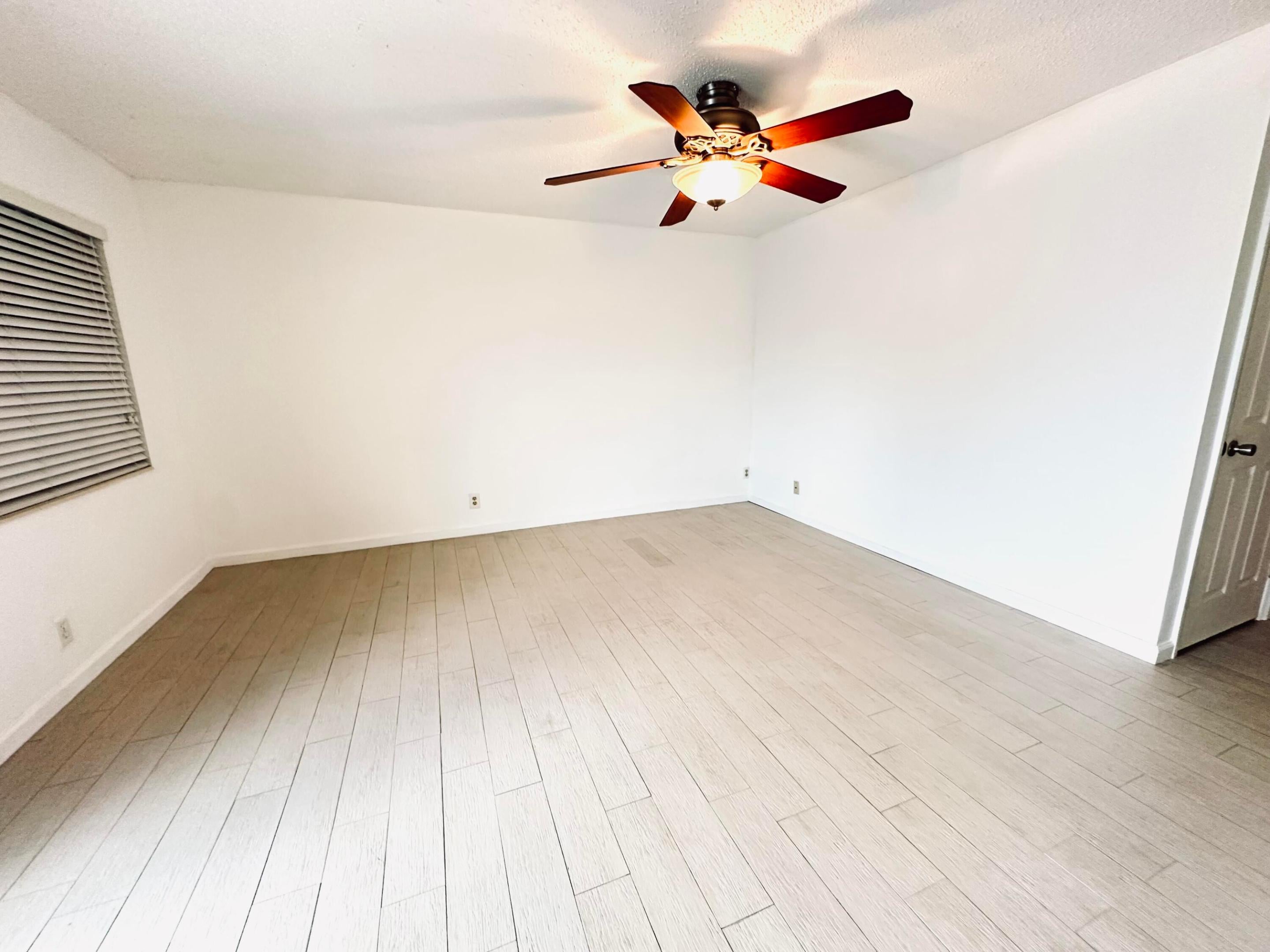 371 Markham Q