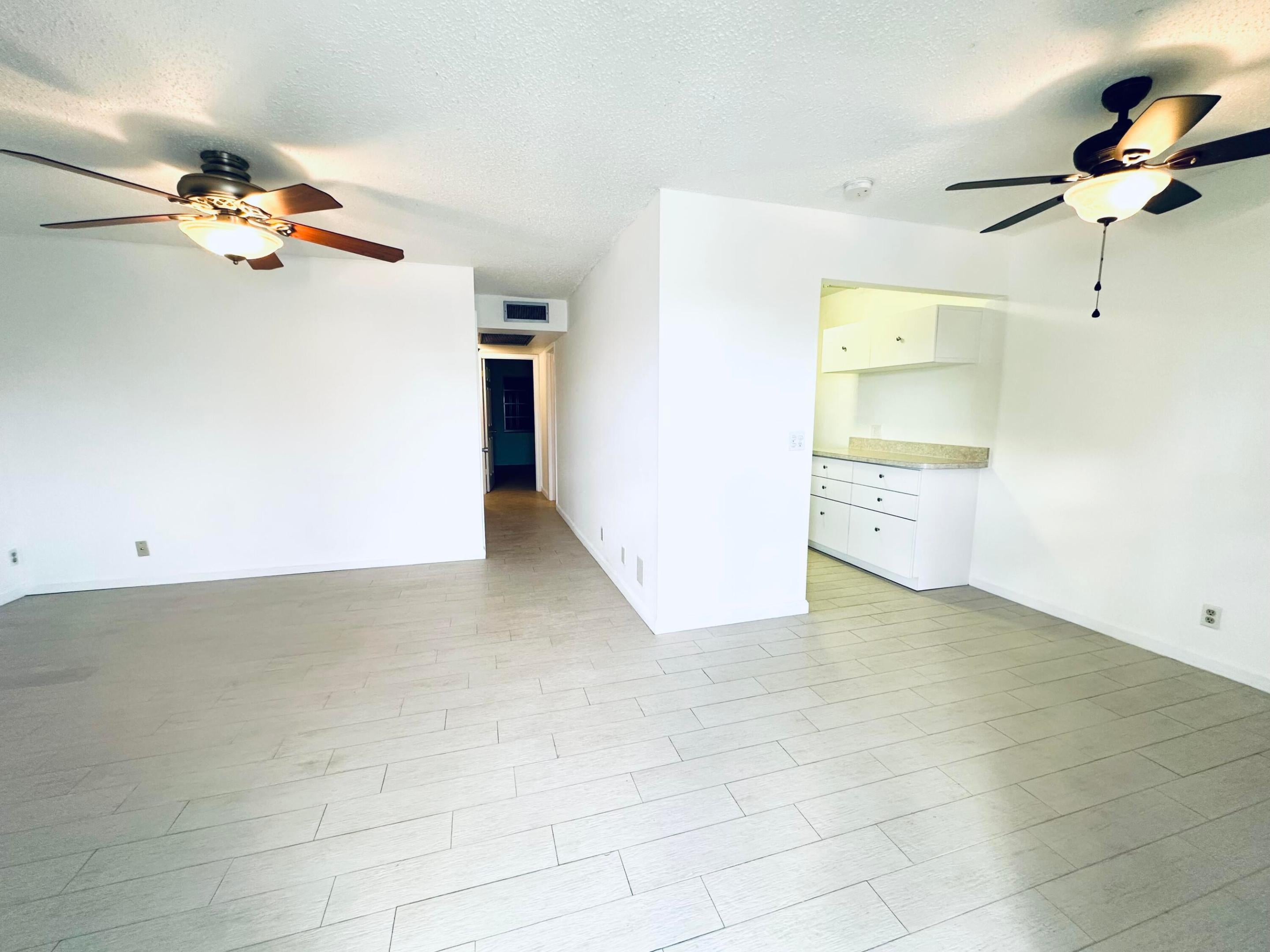 371 Markham Q
