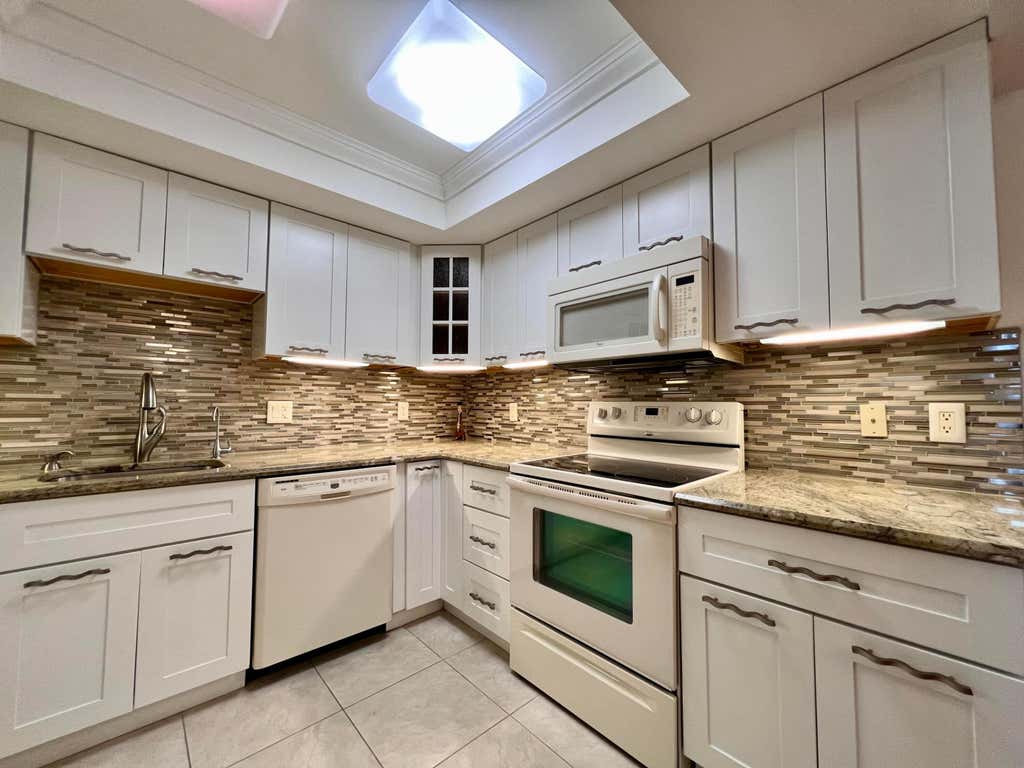 Photo of 208 Greenbrier C, West Palm Beach, FL 33417 (MLS # R10908814)