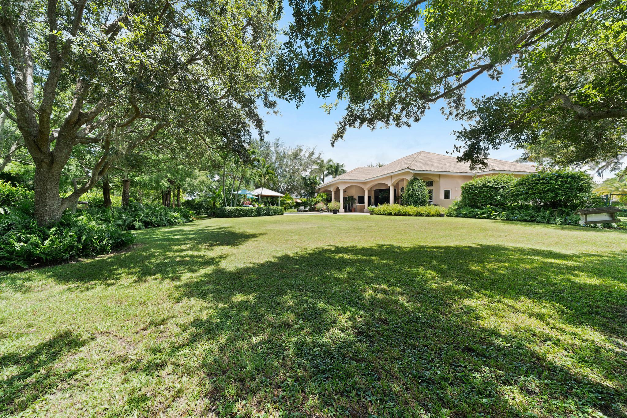 WELLINGTON AERO CLUB OF THE LANDINGS AT WELLINGTON - Residential