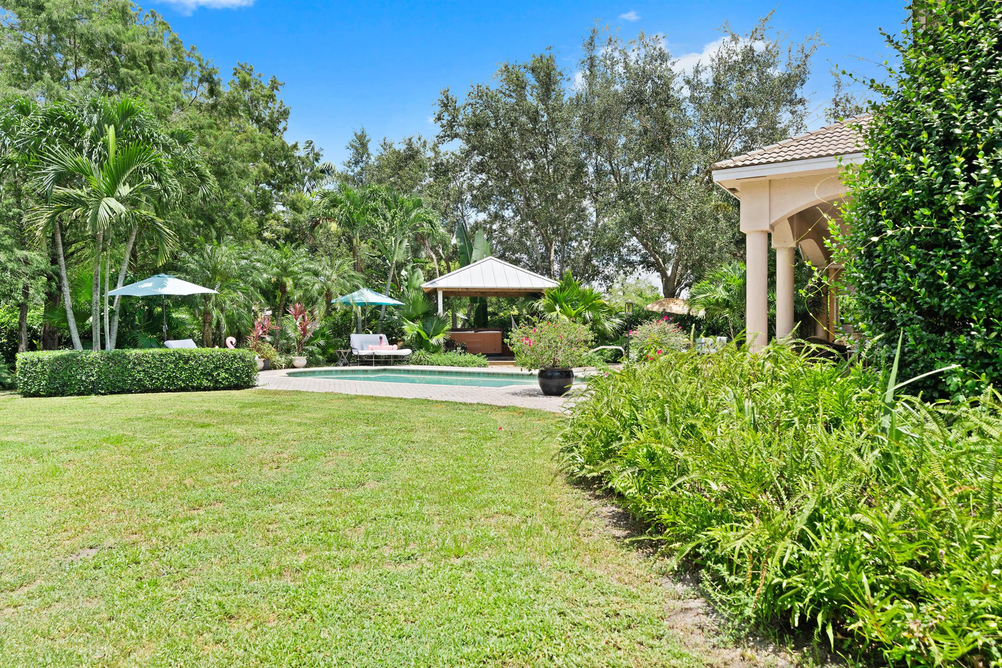 WELLINGTON AERO CLUB OF THE LANDINGS AT WELLINGTON - Residential