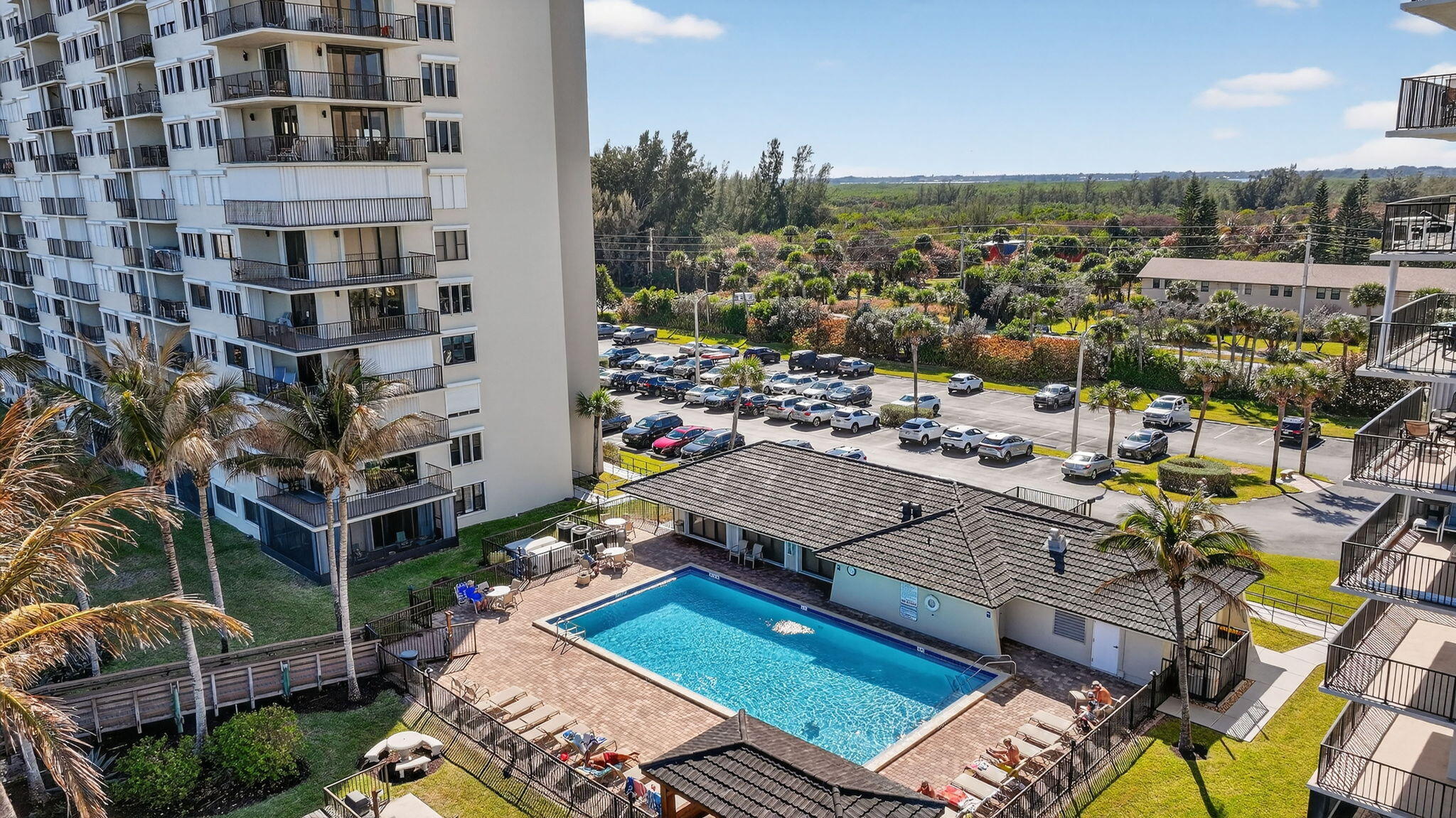 OCEAN HARBOUR SOUTH CONDOMINIUM - Residential