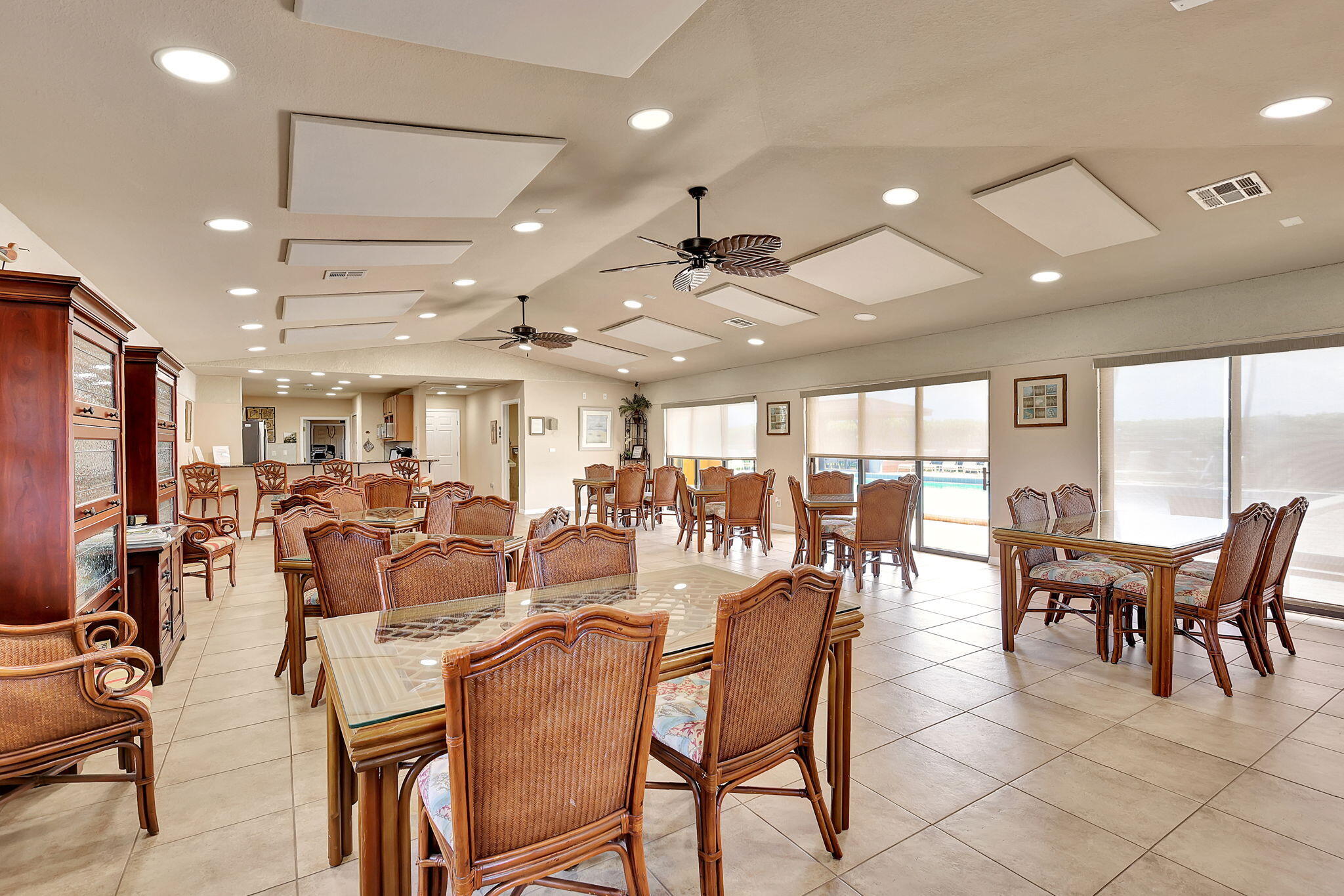 OCEAN HARBOUR SOUTH CONDOMINIUM - Residential