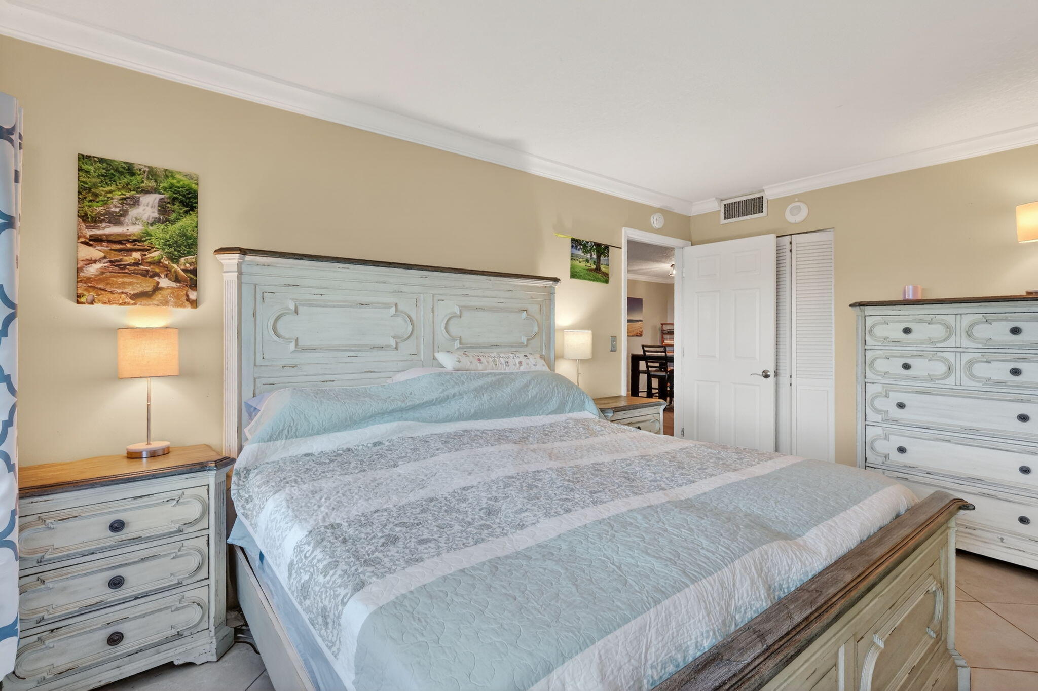 OCEAN HARBOUR SOUTH CONDOMINIUM - Residential