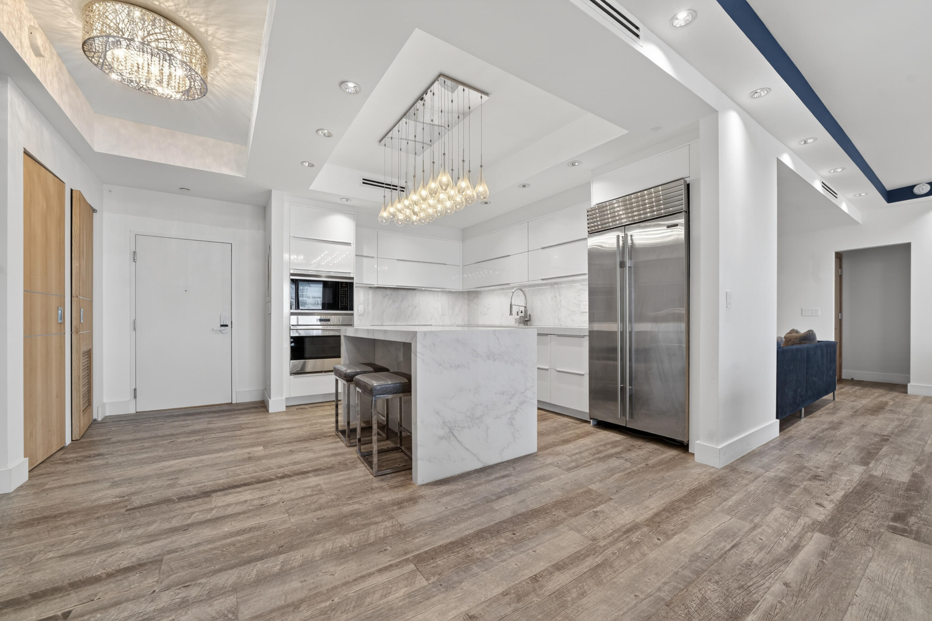 RONEY PALACE CONDO - Residential Lease