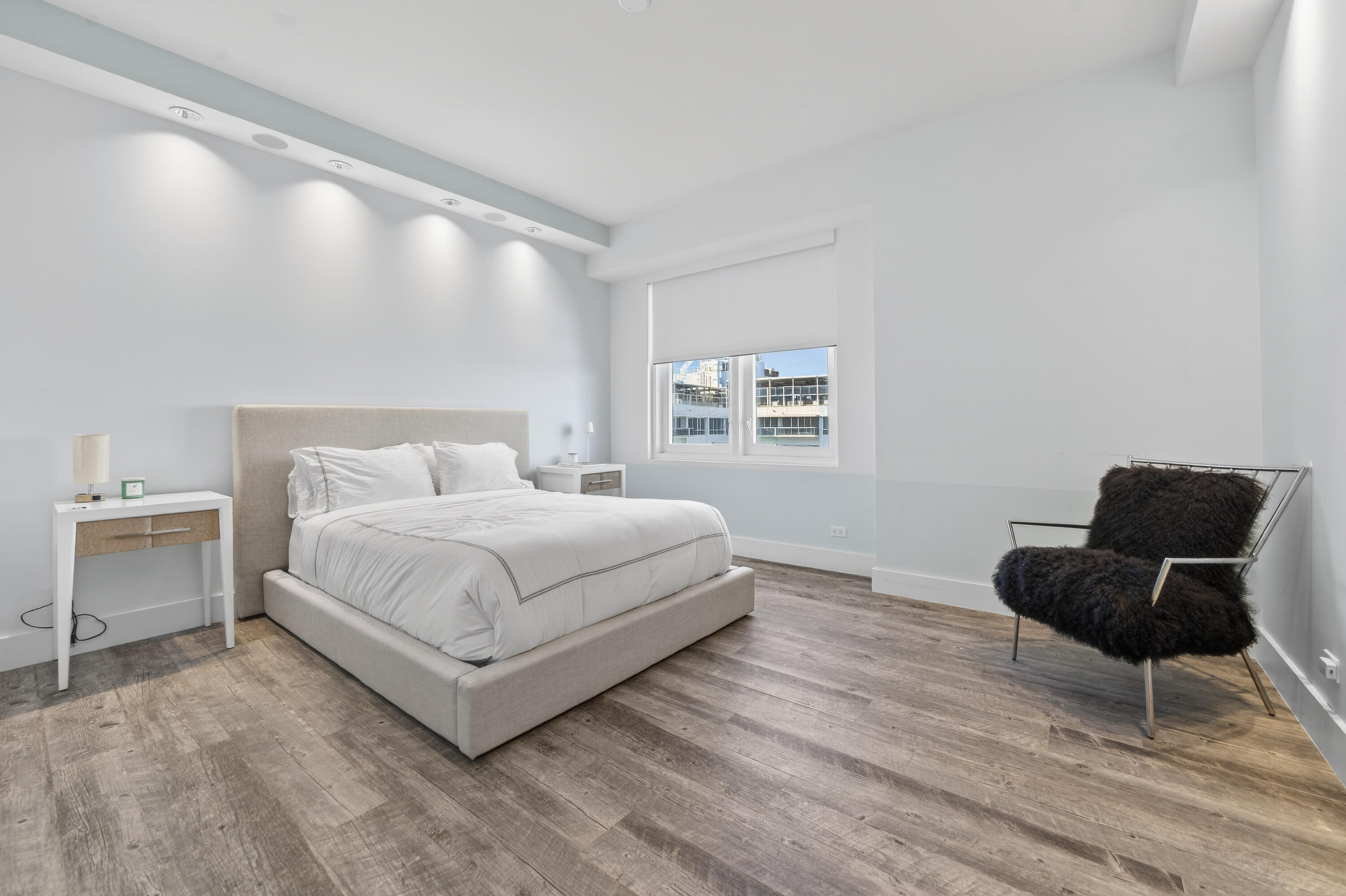 RONEY PALACE CONDO - Residential Lease
