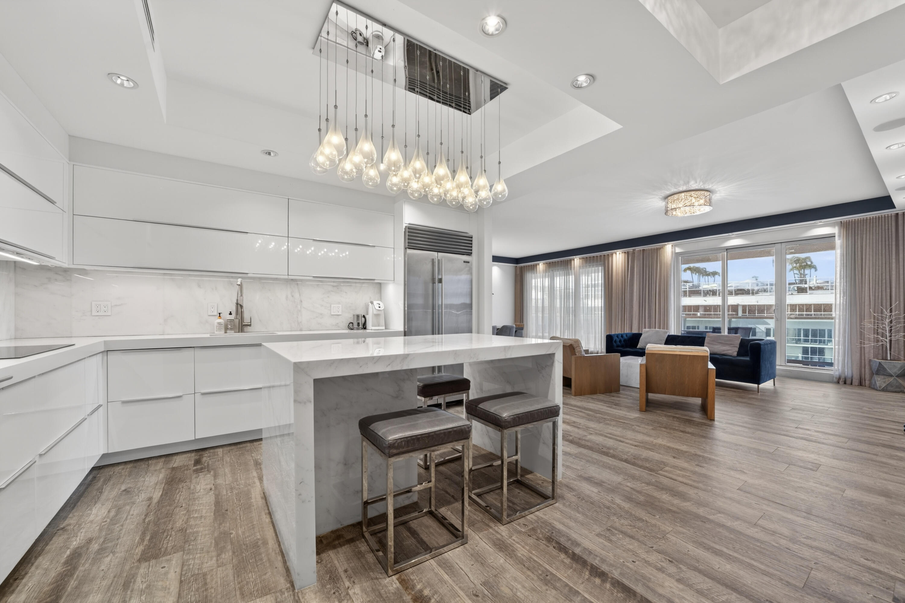 RONEY PALACE CONDO - Residential Lease