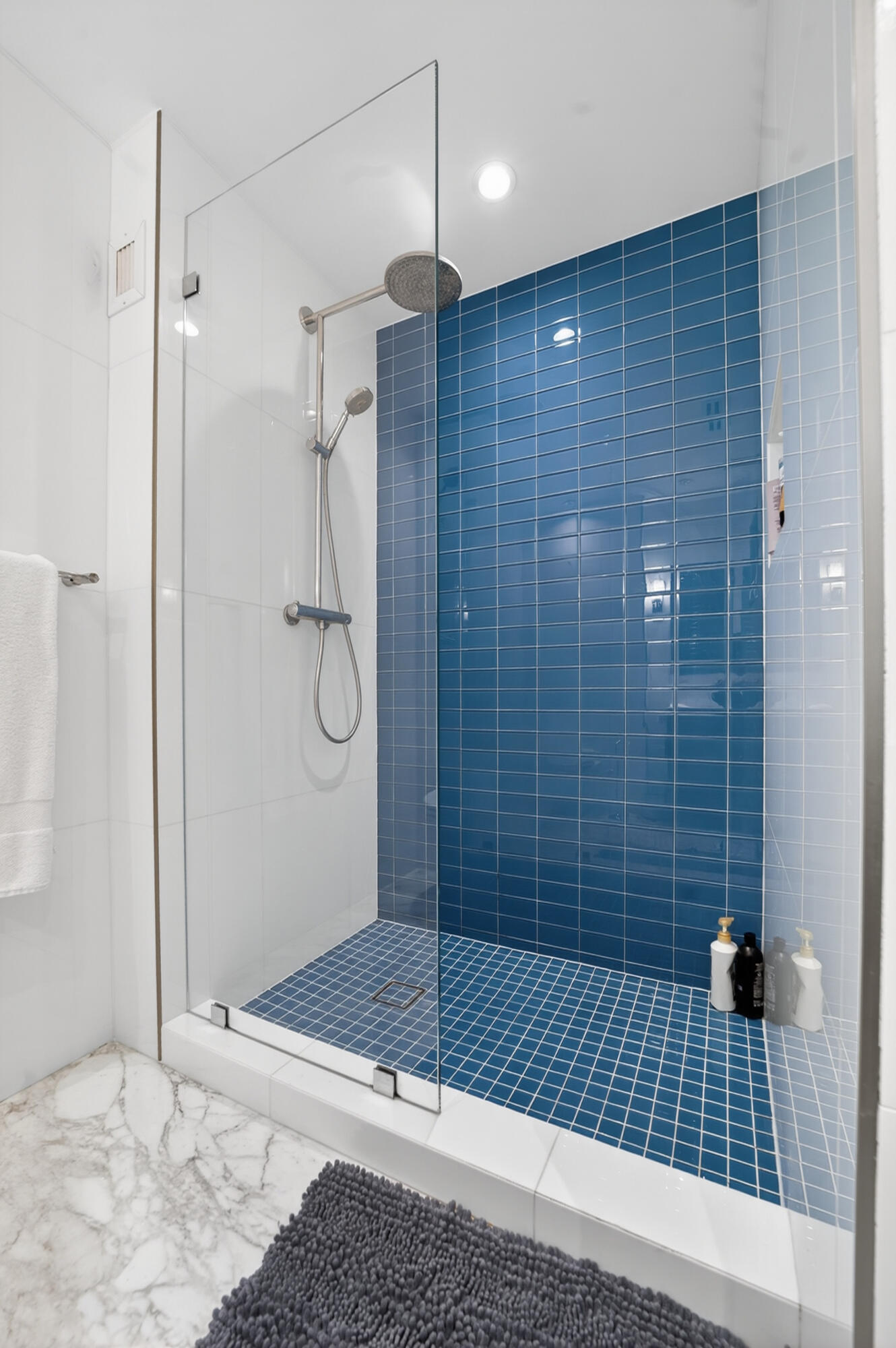 RONEY PALACE CONDO - Residential Lease