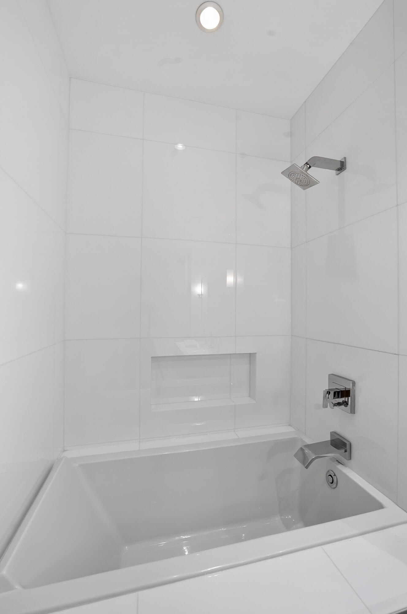 RONEY PALACE CONDO - Residential Lease