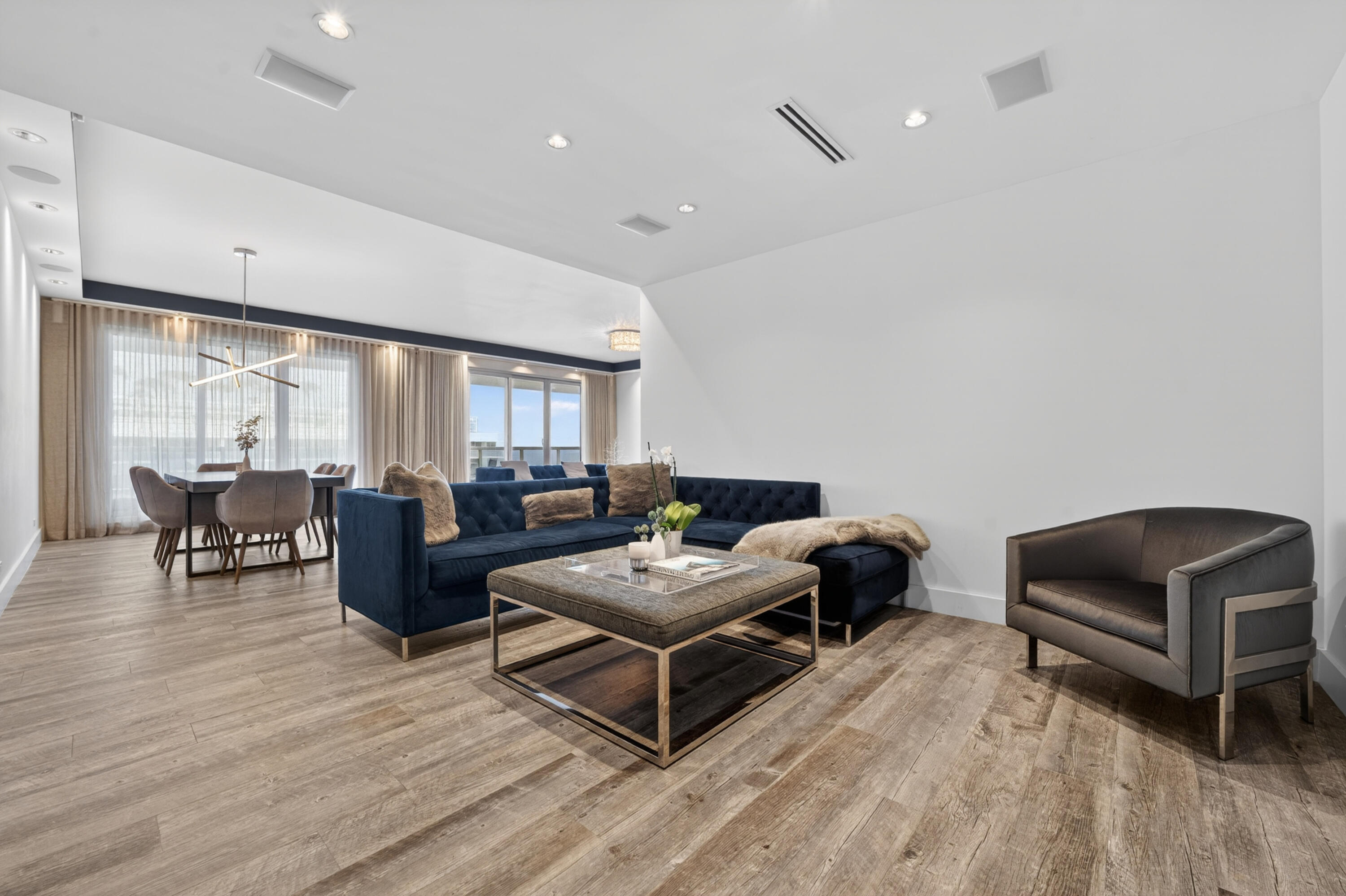 RONEY PALACE CONDO - Residential Lease