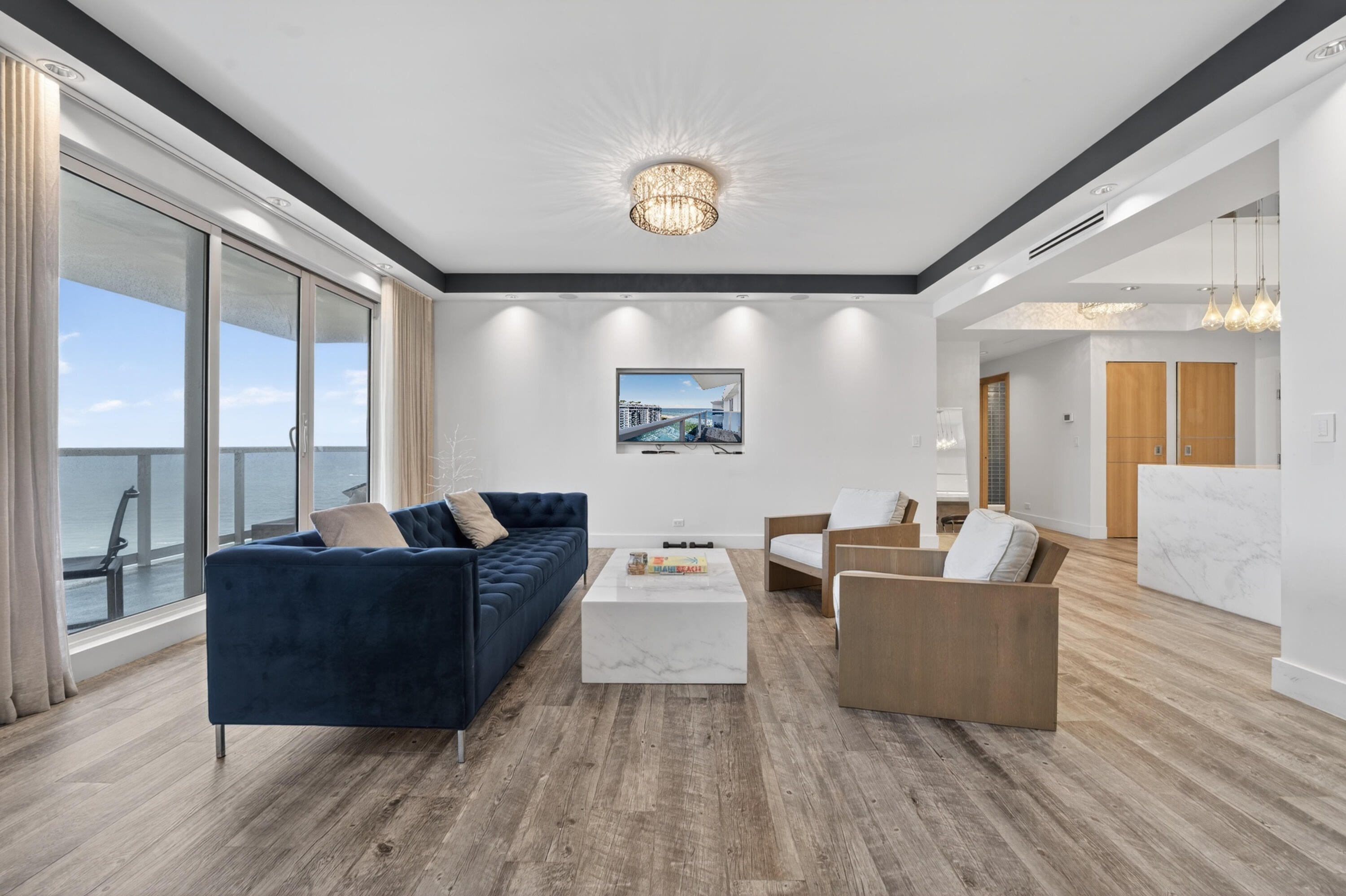 RONEY PALACE CONDO - Residential Lease