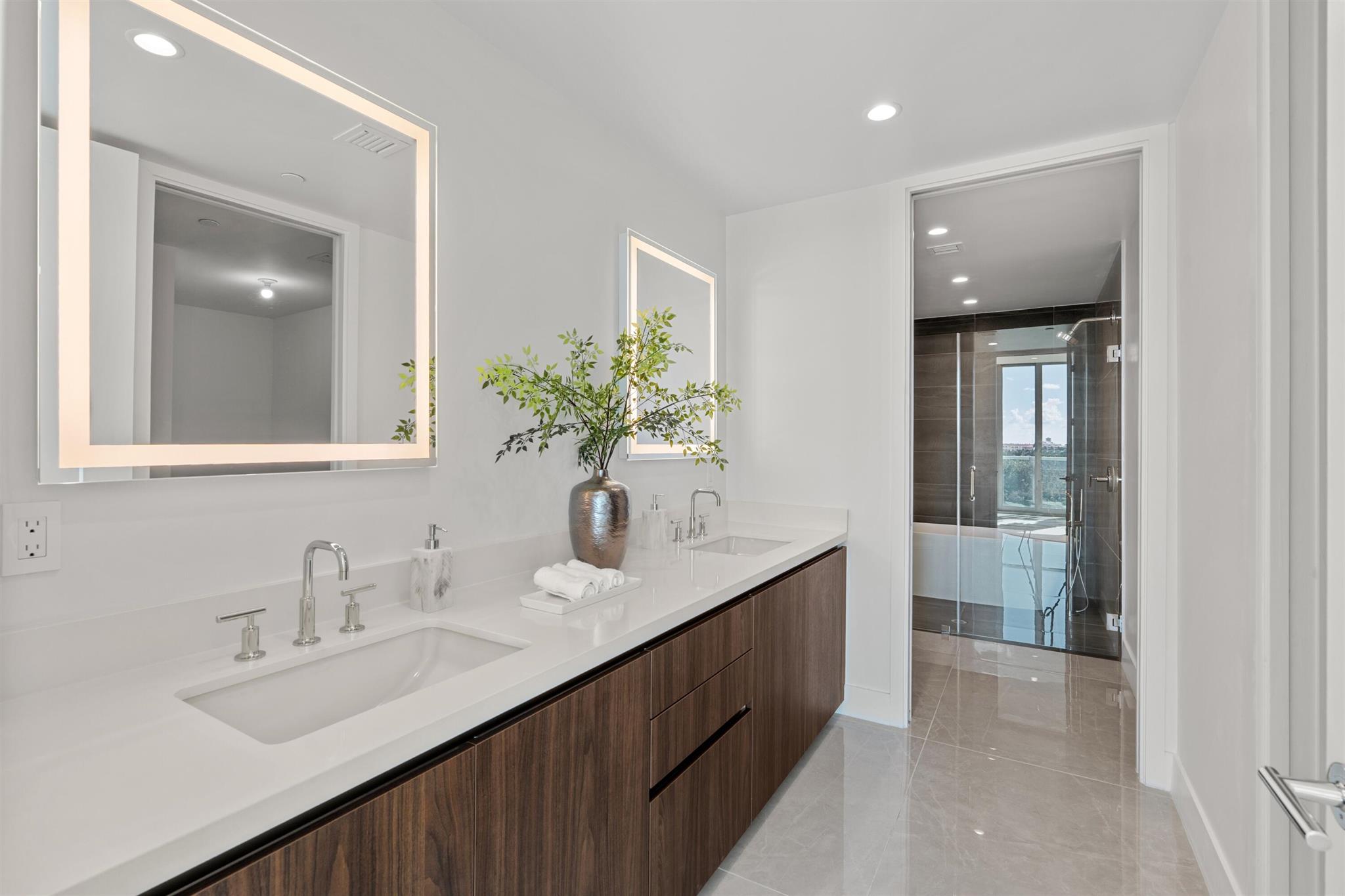 Royal Palm Residences - Residential