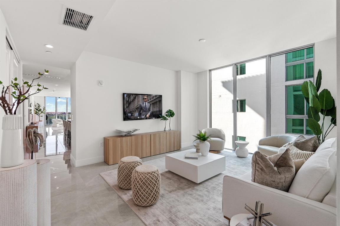 Royal Palm Residences - Residential