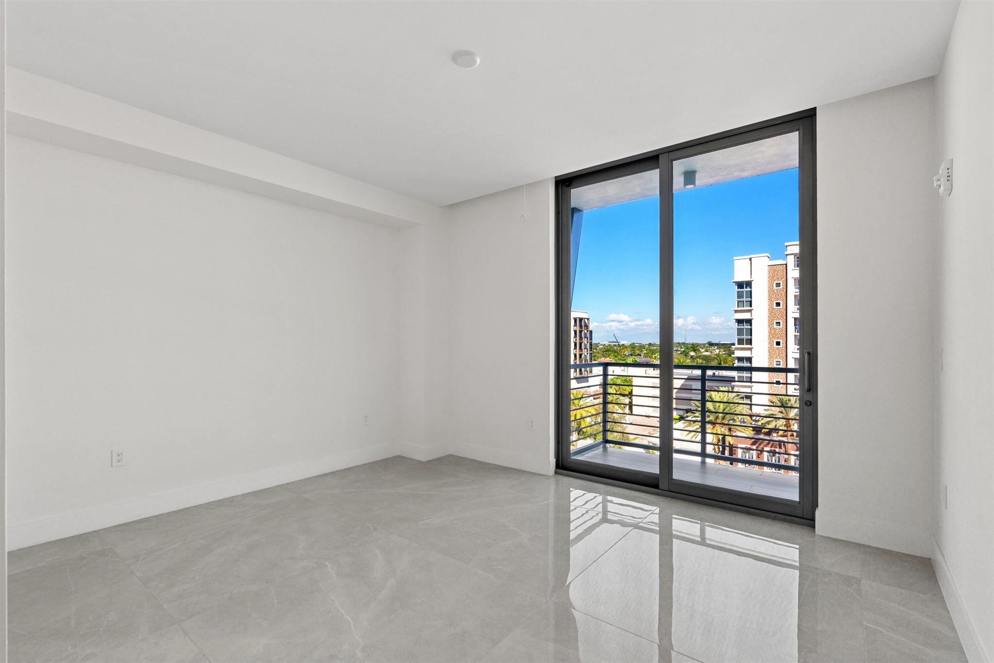 Royal Palm Residences - Residential