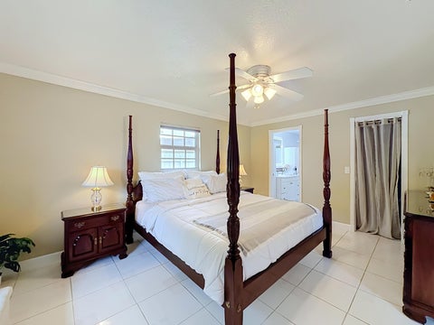 Tiny photo for 851 E Plantation Circle, Plantation, FL 33324 (MLS # B26040201)