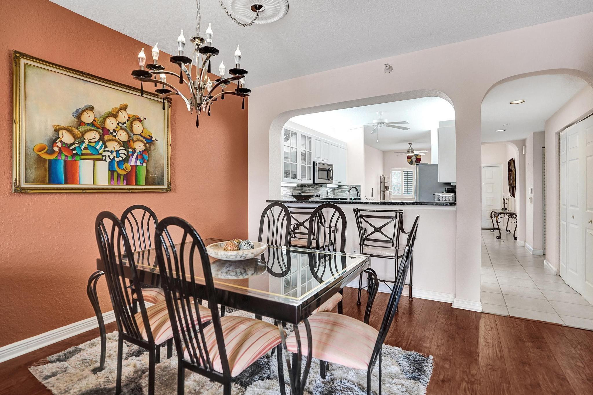 SOUTHAMPTON CONDOMINIUM - Residential